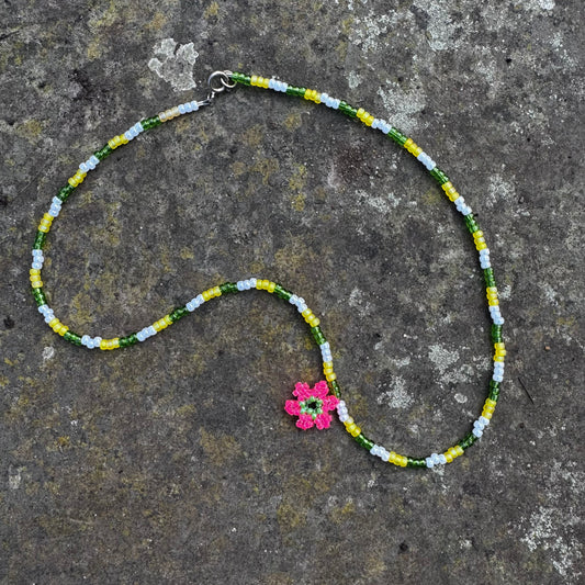 Primavera flower necklace