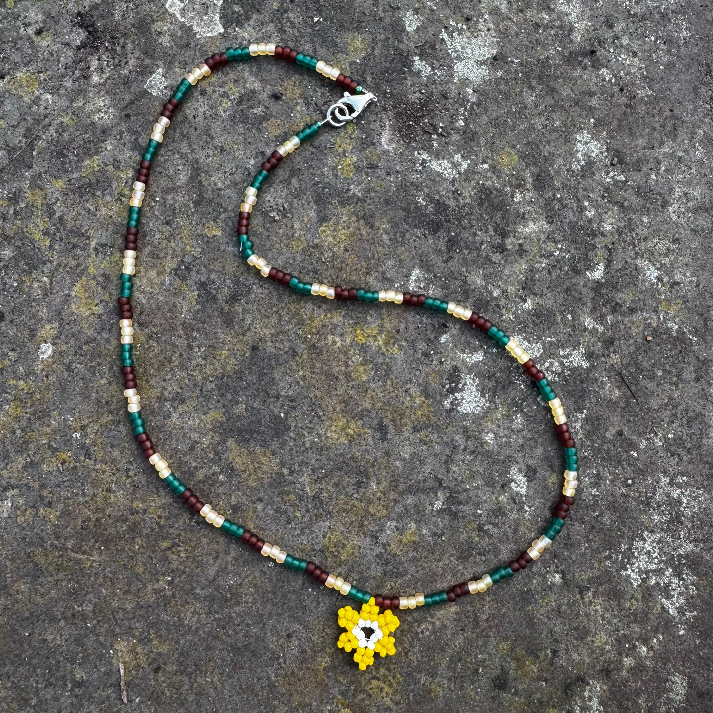 Primavera flower necklace