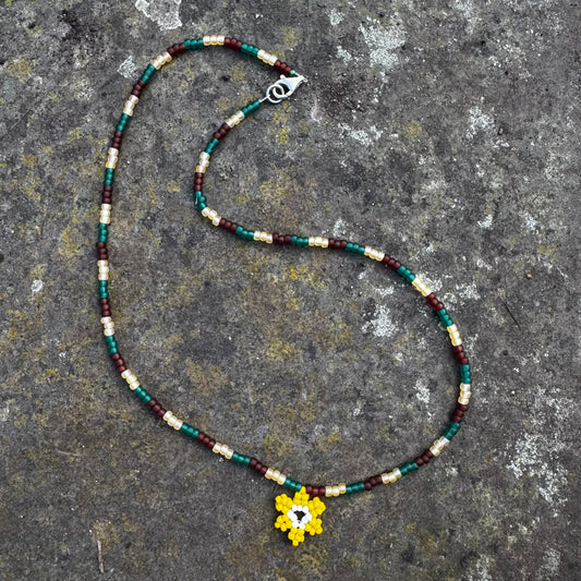Primavera flower necklace