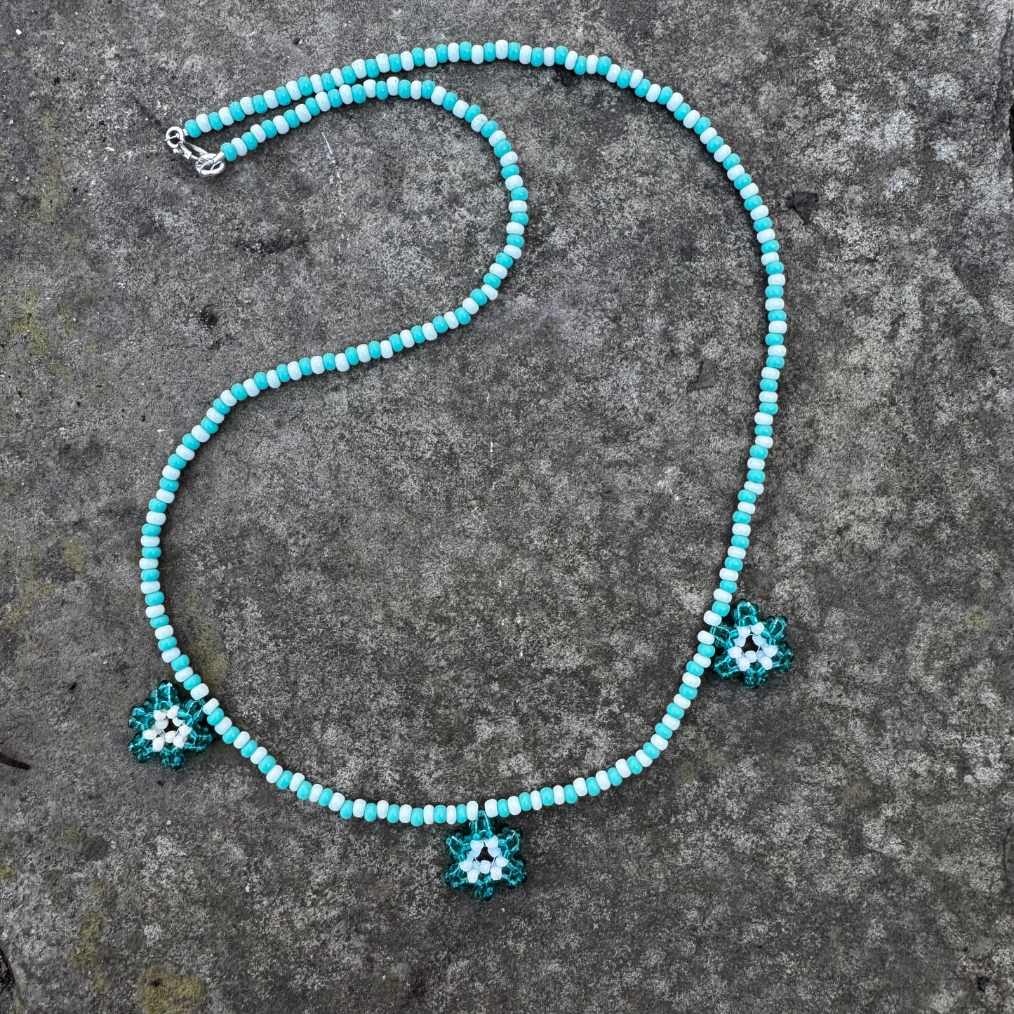 Primavera flower necklace