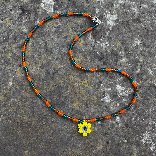 Primavera flower necklace